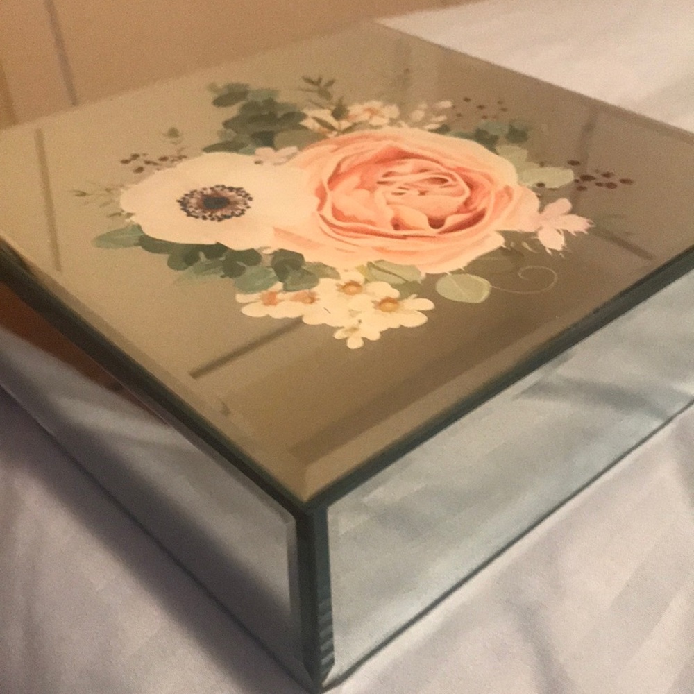 NWT Mirrored jewelry box
